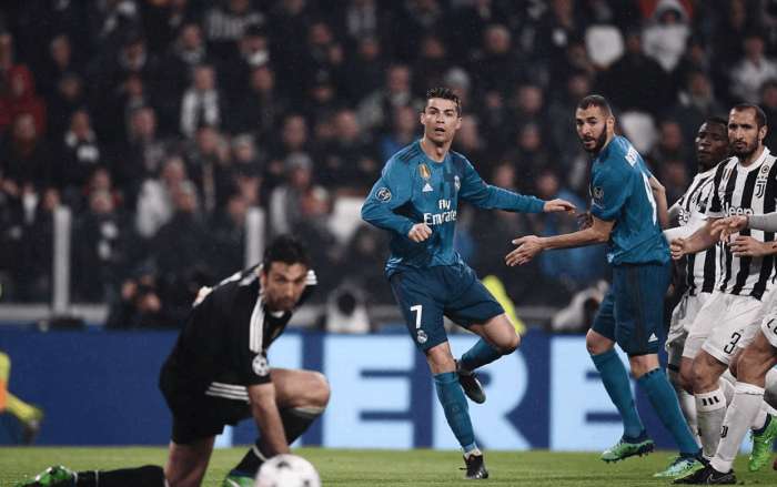 c罗倒钩后布冯立即为其竖拇指,c罗倒钩破门布冯离地多少米