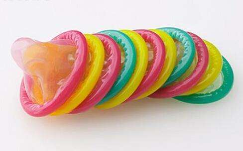 这才是避孕套的正确用法!很多人都戴错了,你是其中之一吗