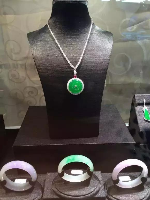 最美的翡翠玉手镯,最美玉手镯各种款式