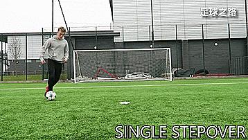 50种个人足球技巧训练,100个足球过人技巧gif