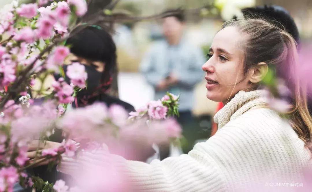 花艺设计师可以转行做什么,花艺设计每天都需要做些什么事情