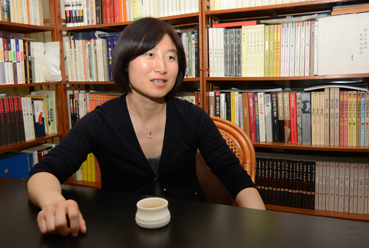 华人女企业家王方林：“捡纸箱打包裹”创业加拿大