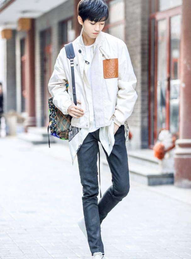 杨洋鹿晗王俊凯,杨洋的腿型是什么样的