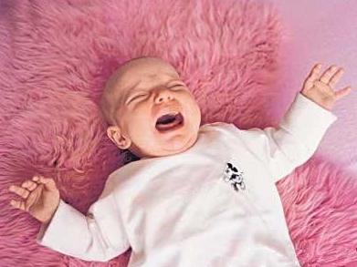 宝宝受惊发烧和生病发烧的区别,宝宝突然哭闹不止发烧了