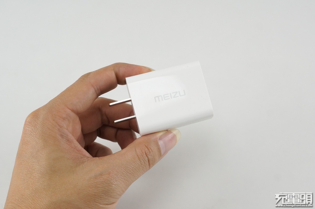 魅族充电器二换一,魅族原装充电器拆解