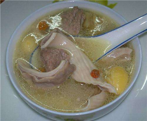 猪肚和什么菜搭配颜色好看又好吃,猪肚禁忌食物搭配