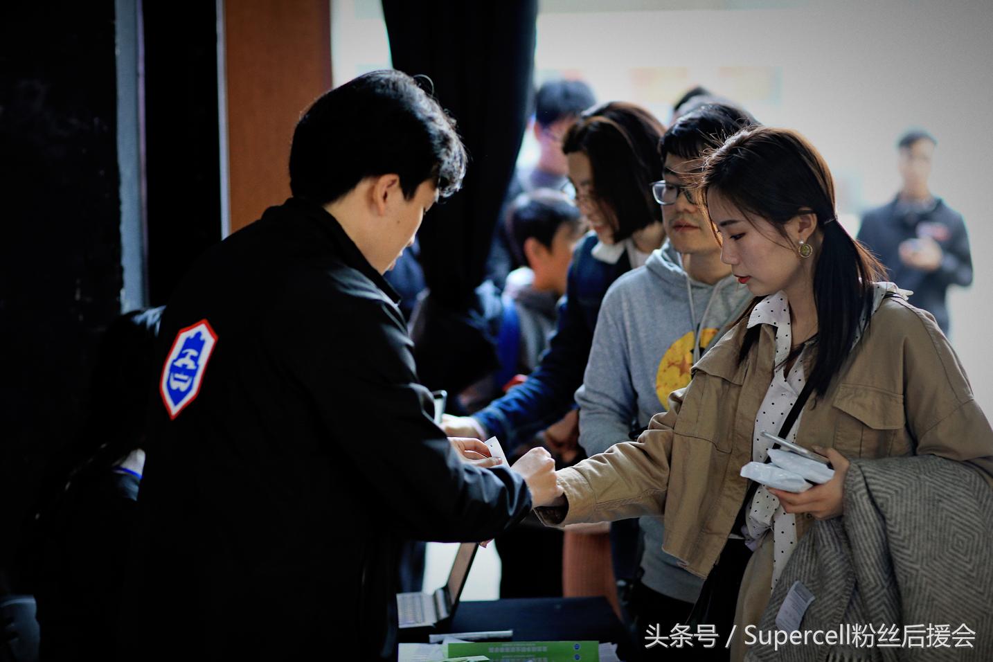 皇室战争黄金皮卡手办,皇室战争100个皮卡对打