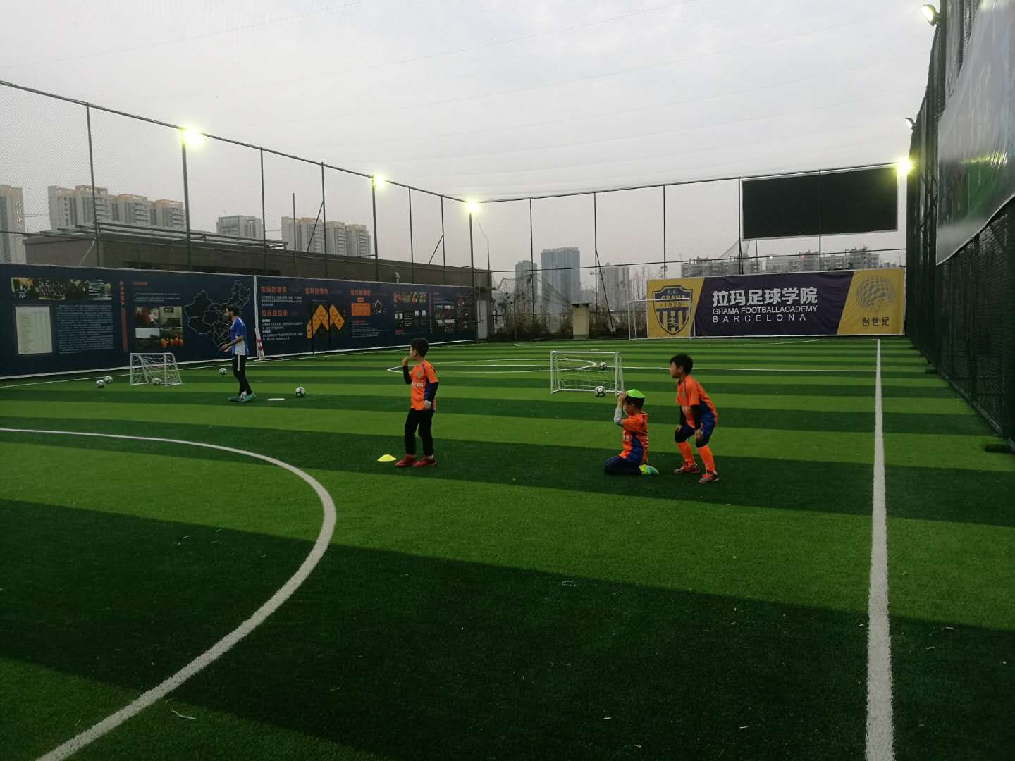 少儿足球训练的基本要领,少儿足球射门训练视频