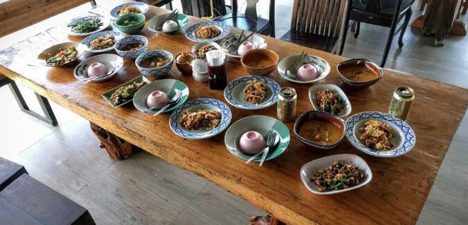 爱吃爱玩的旅行者清迈特色体验学做一顿秀色可餐的泰国菜！