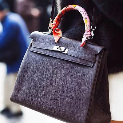 丝巾怎样系才好看？系法好胜过买几百件配饰