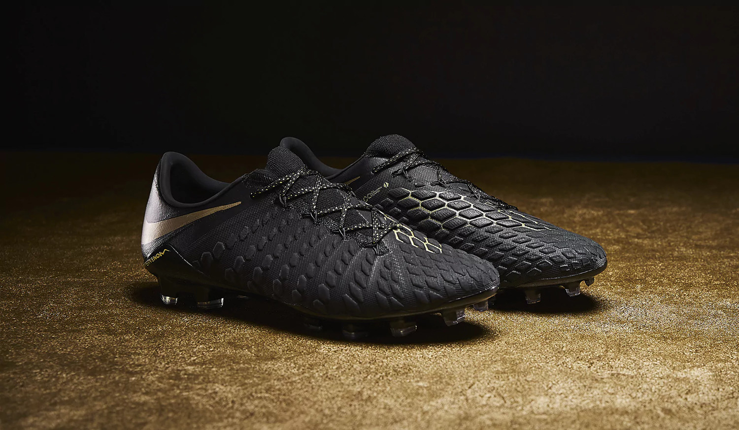 毒蜂3足球鞋,毒锋3足球鞋怎么样