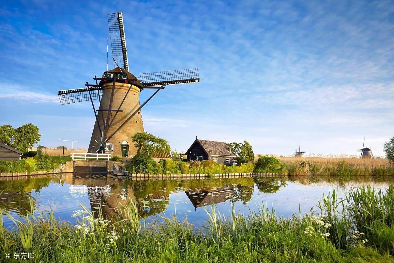 历史上的四月有何重大事件,历史上的四月一日发生了什么