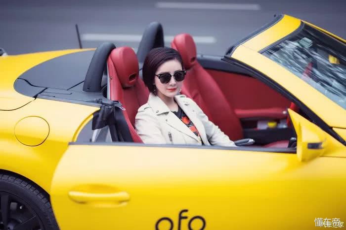 奔驰slk200硬顶敞篷哪个颜色好看,奔驰slk200敞篷版值得买吗