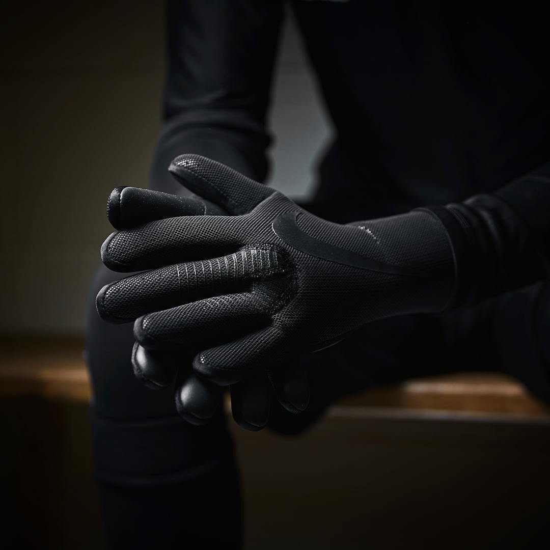 又便宜又有牌面的门将手套,推荐给基本功不行的门将手套