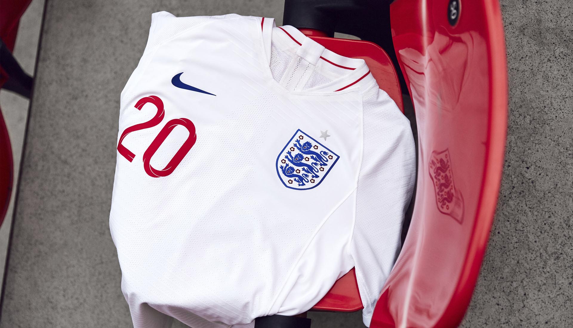 是什么魔法让耐克“光板”球衣华丽变身?