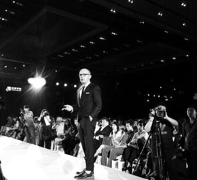 西蒙·柯林斯：从设计大师到CEO​，他要把秘籍留给中国？