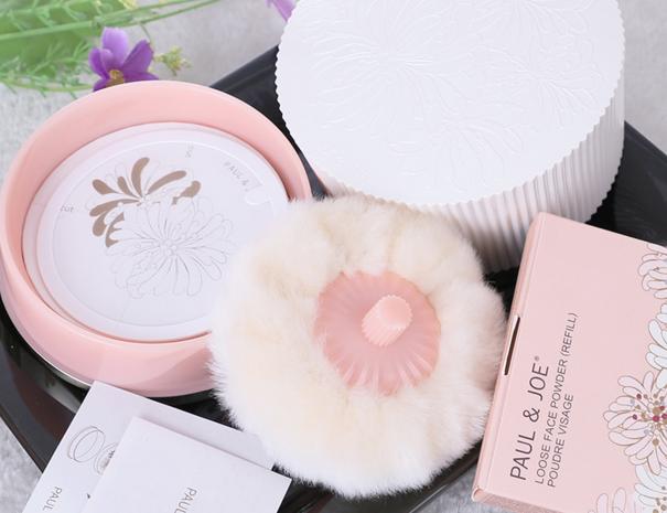 出门浮粉脱妆怎么补,出门五分钟就脱妆的尴尬