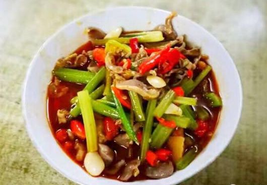 西安旅游必去景点推荐回民街,回民街好吃的小馆