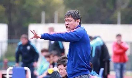 读品：足协长罚单|煎饼果子帕托|罗马逆转巴萨