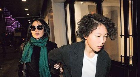 菲已入佛，唯已成仙，留童一个在人间