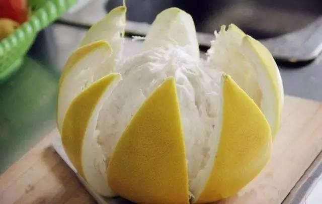 快速剥软皮荔枝,怎么剥荔枝简单不费手