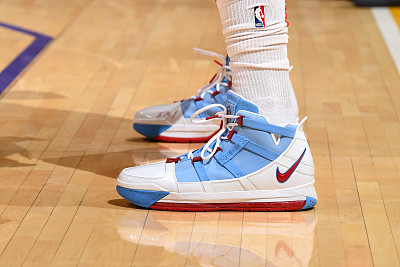 nba赛场球鞋特写,安踏kt8纪念科比