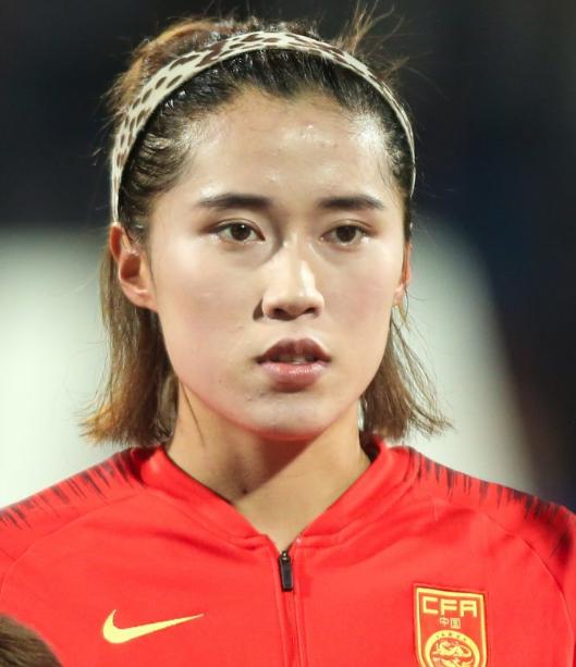 拔得头筹，中国梅西横扫约旦，这帽子不知道男足什么时候能带上