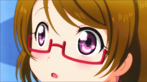 动漫眼镜娘摘下眼镜,摘下眼镜解除封印后的女生