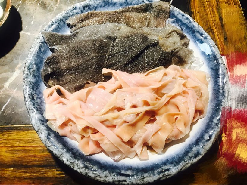 用2500D币换来的红九格解读重庆老火锅的底线：微辣是最后的妥协