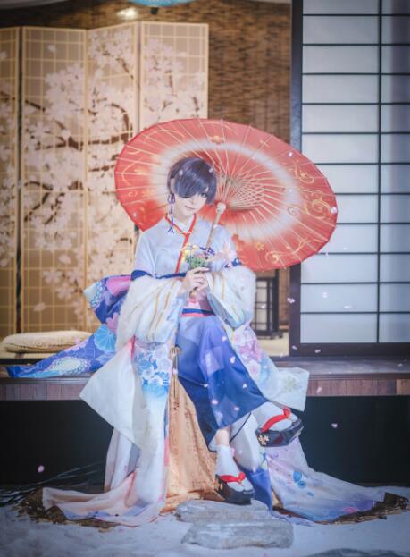 曾因爱好cosplay被家人赶出家门，如今她们做到了淘宝cos类目NO.1