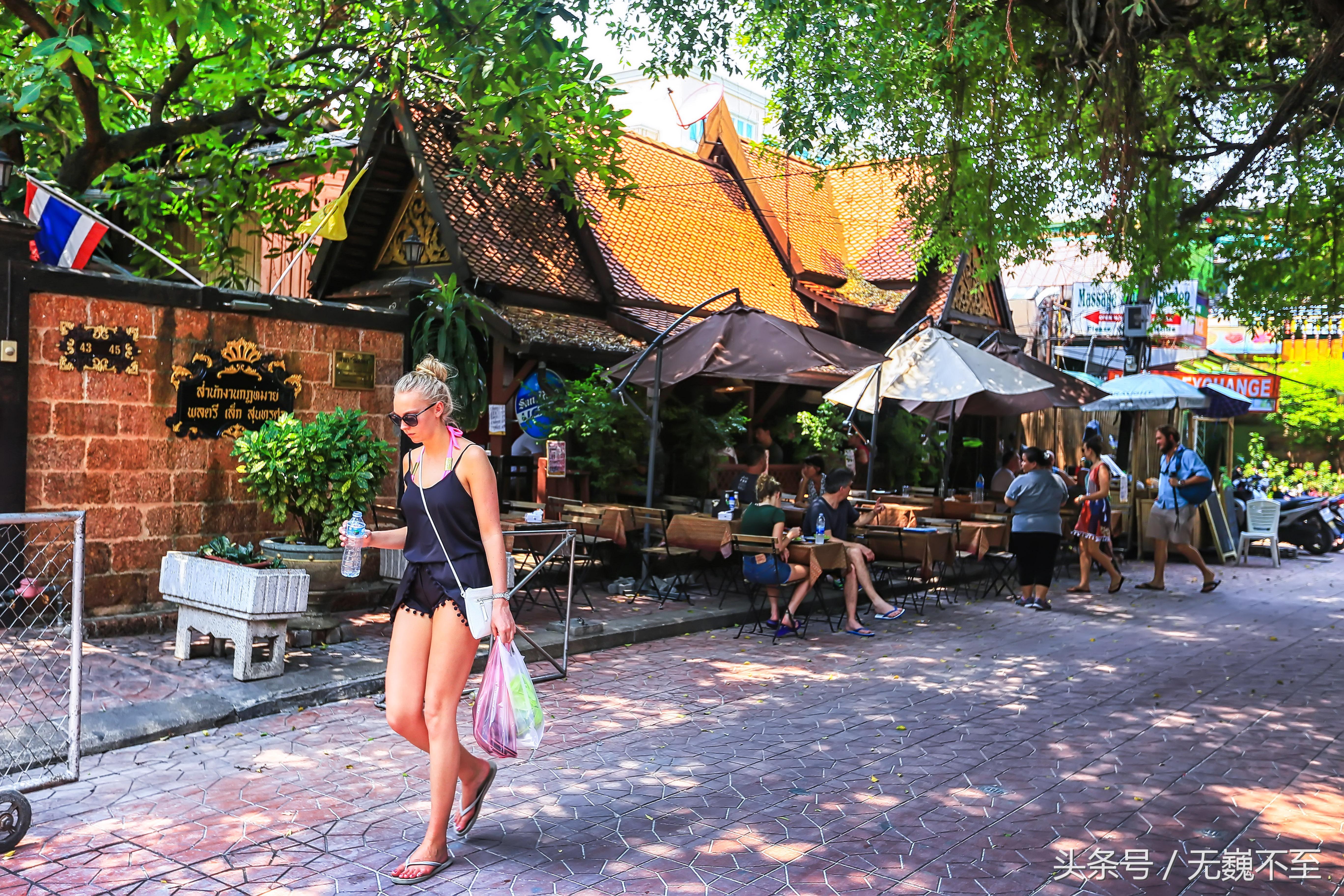 踏春曼谷，泼水大战前竟然先把泰国皇家卫队“检阅”一遍