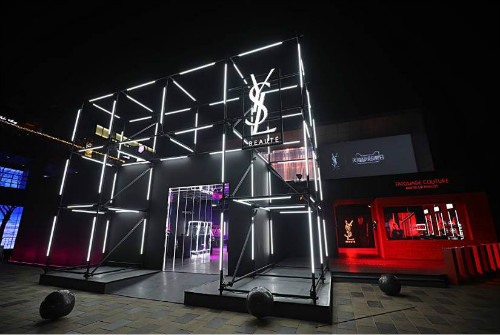 一边帮你扮仙女，一边释放你内心的小恶魔，它才是真正的女性之友