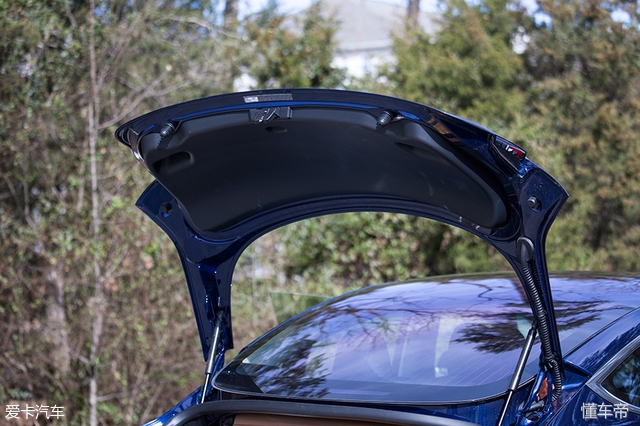 电动汽车的新王者来了！爱卡试驾特斯拉Model3！