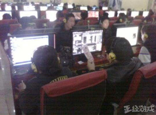 当年玩家脑洞的物理外挂太强大，用一根牙签就能挂机砍怪！