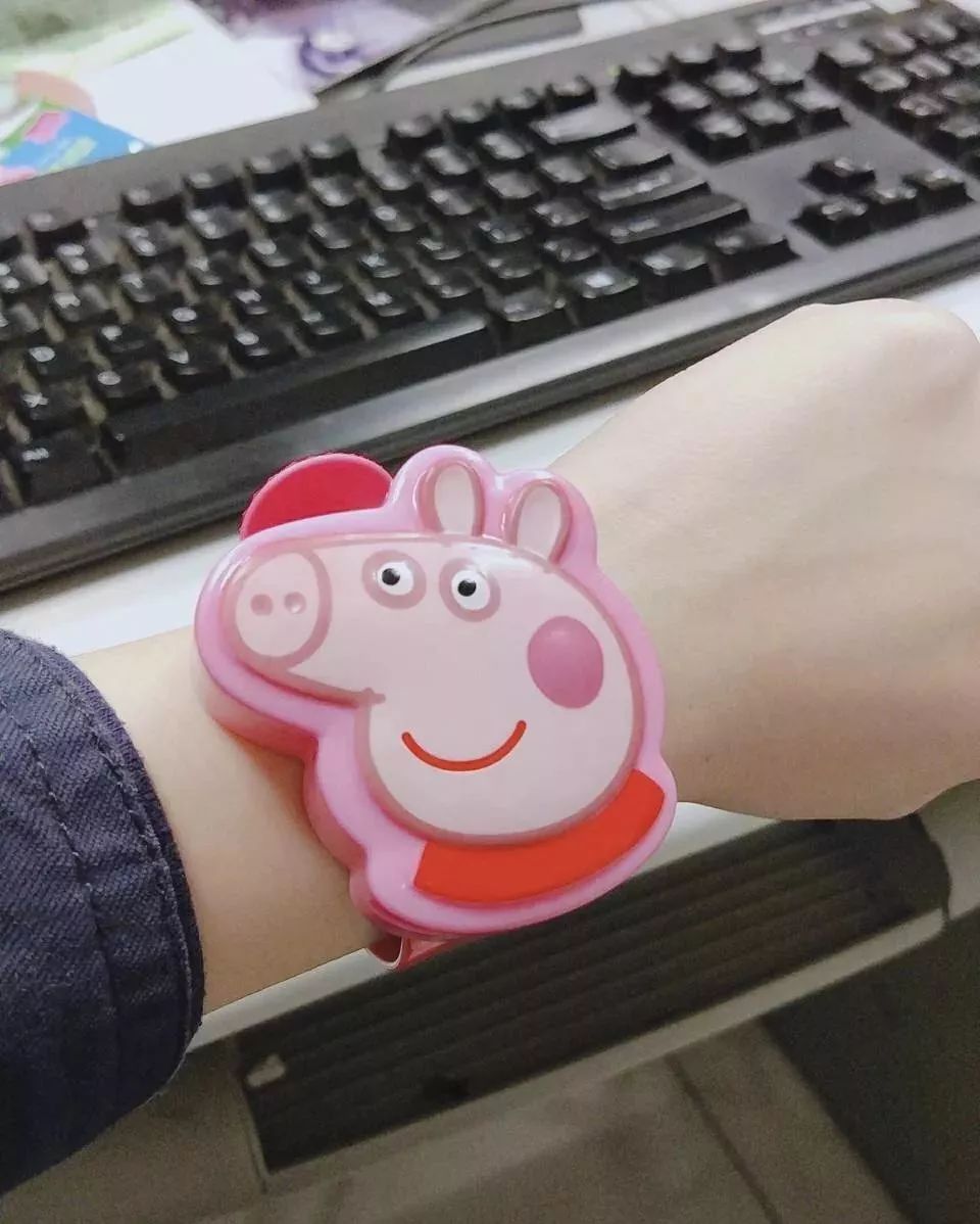 小猪佩奇社会人是什么梗,小猪佩奇手表什么梗