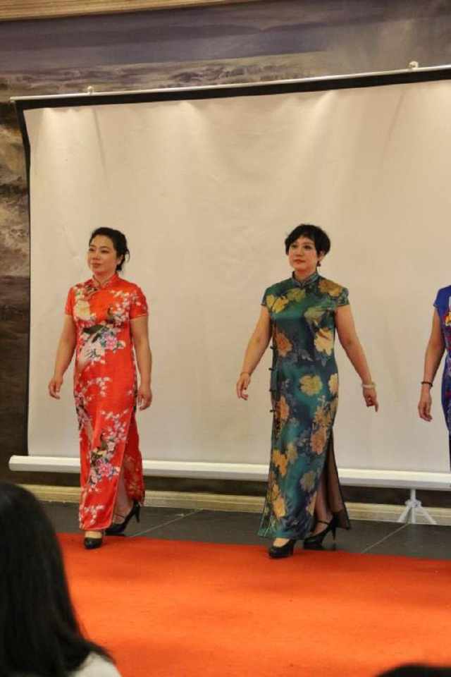 济南，一场300多人参与的同性恋亲友恳谈会上发生了什么？