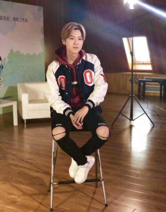 天下足球采访梅西,天下足球国足采访