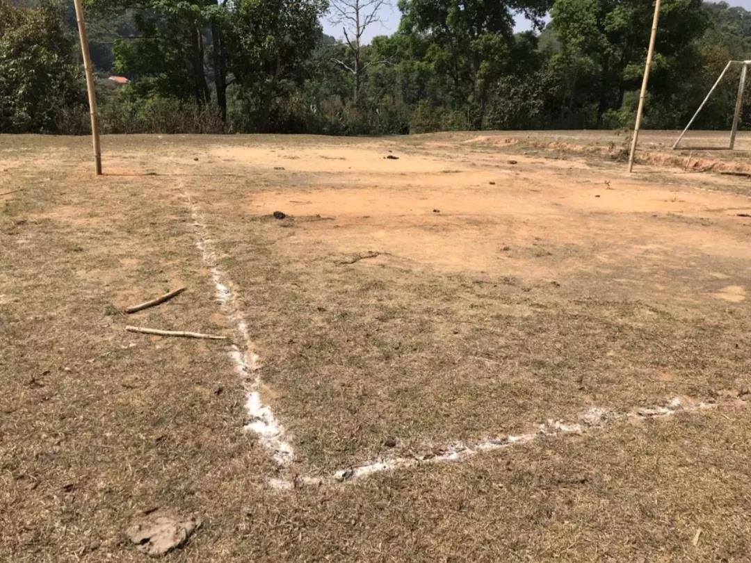 盘点:炼尸房边、大海之滨和群山环绕的泰国十大神奇球场