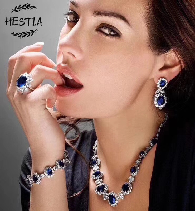 18k黄金首饰与足金的差别,买首饰18k金和千足金哪个更值得买