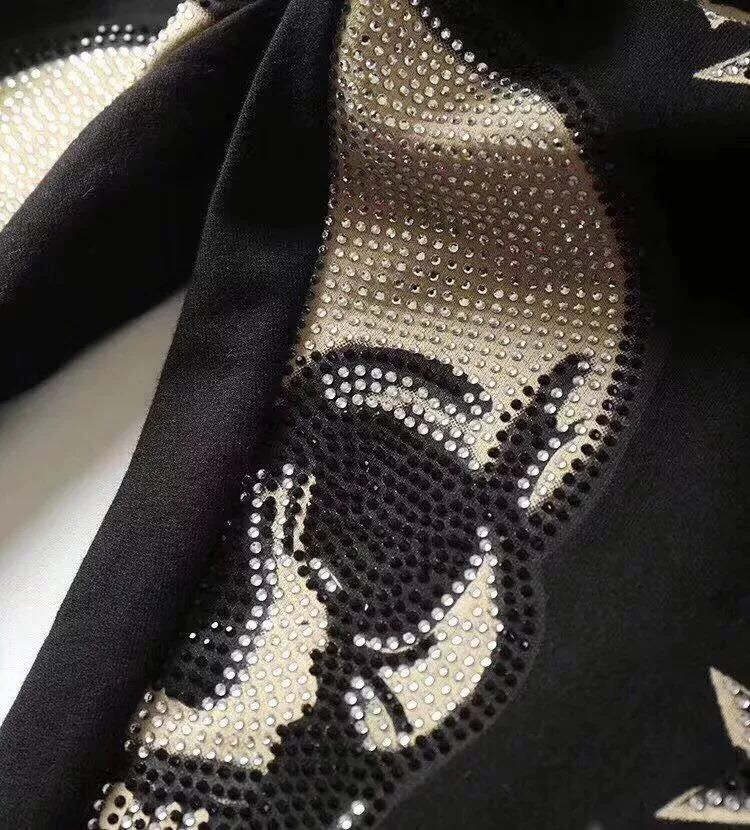 菲利普莱茵，PP2017春夏系列。经典水钻刺绣骷髅套