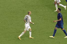 世界杯齐达内撞的谁,齐达内头撞马特拉齐世界杯比赛