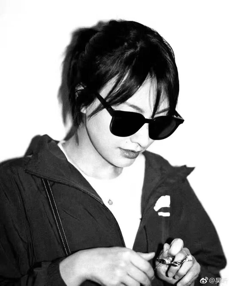 近视眼镜吴昕同款,吴昕同款眼镜什么牌子