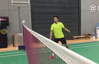 天气变热,打羽毛球前,热身运动不可少,千万不能忽略,附加方法