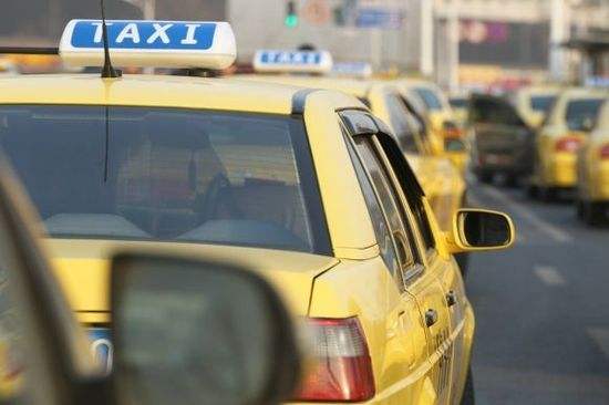 南京出租车试点融合派单，乘客享受快车价，司机收入涨五成