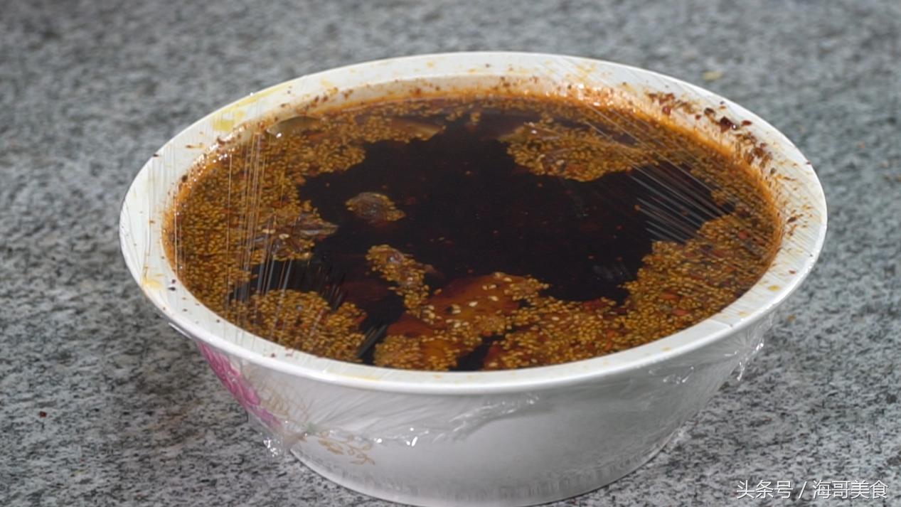 川味红油怎么练红的发黑,川味红油怎么做才香又红又亮