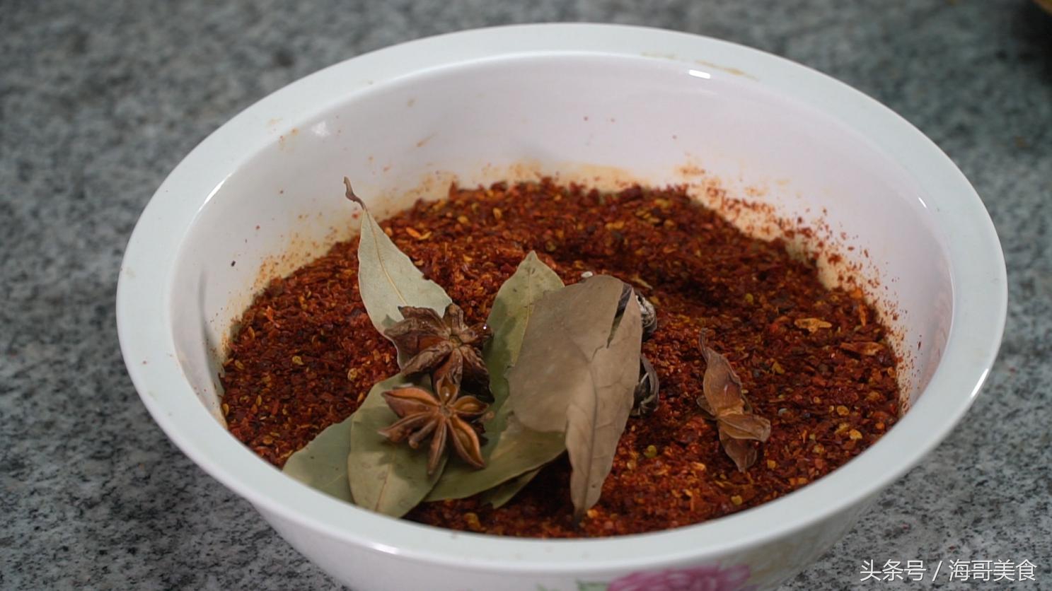 川味红油怎么练红的发黑,川味红油怎么做才香又红又亮