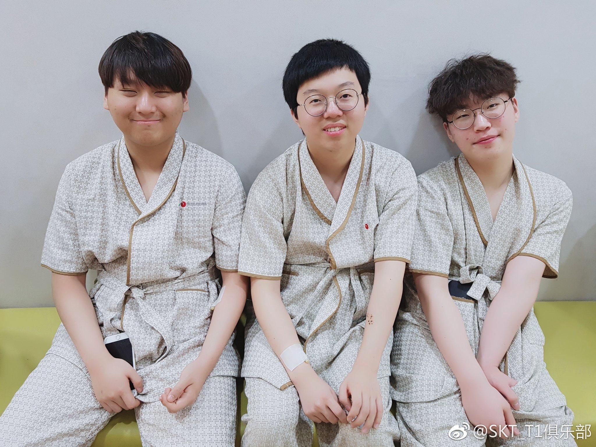 skt三连胜faker却进入离队倒计时,skt全员庆祝faker