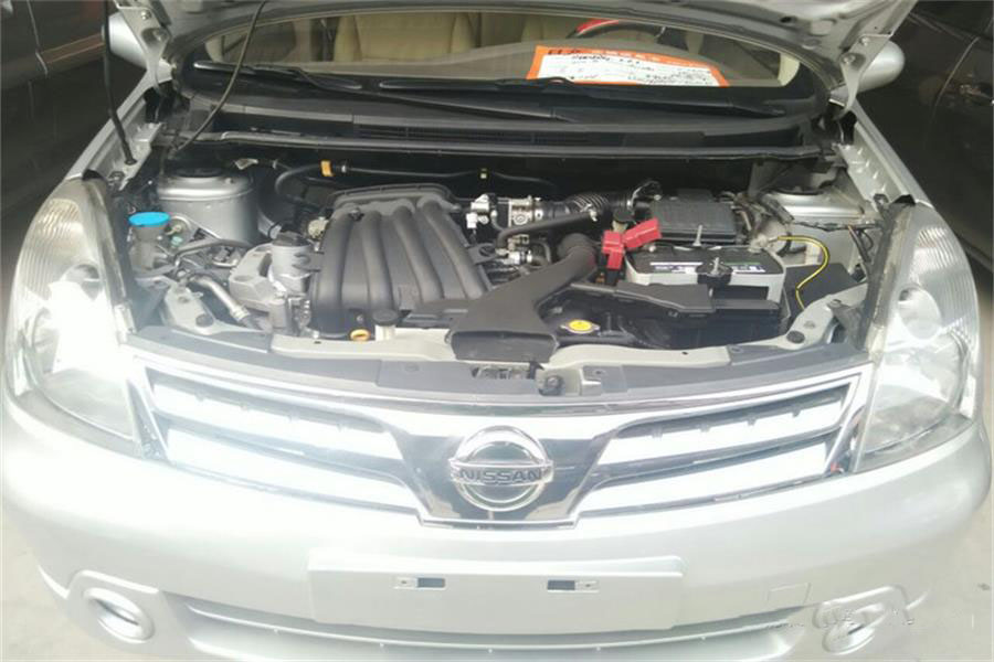 日产骊威2013款劲锐型1.6豪华版,10万以下空间大的车