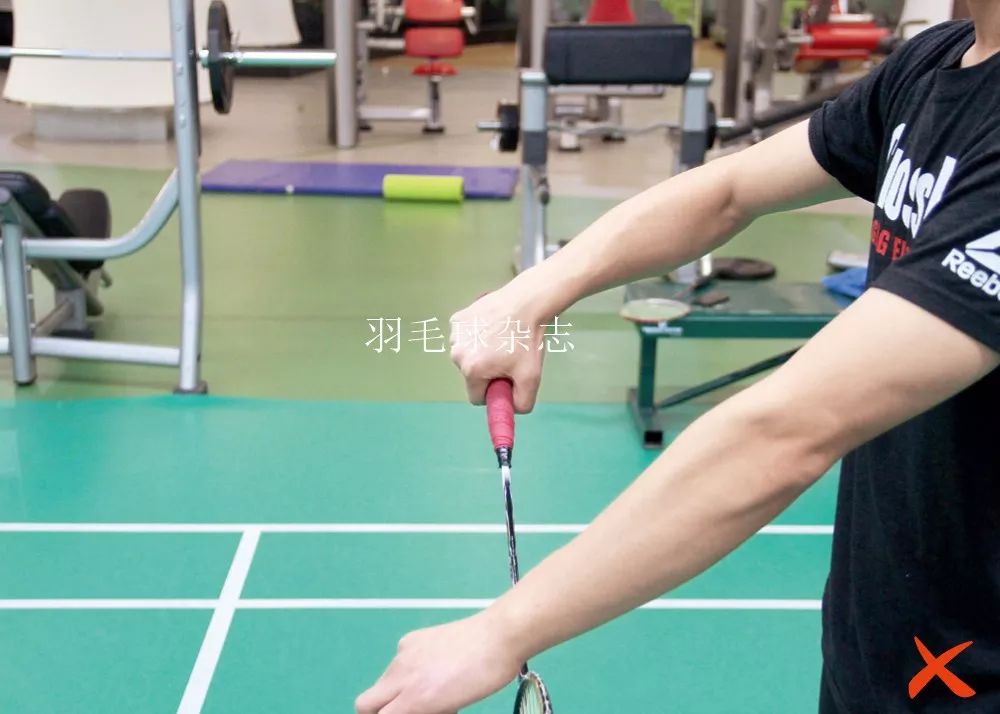 横拍反手攻球错误动作及纠正方法,反手攻球练习方法及常见错误纠正