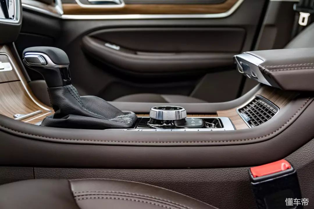 rx8荣威越野视频,荣威新款rx8自驾